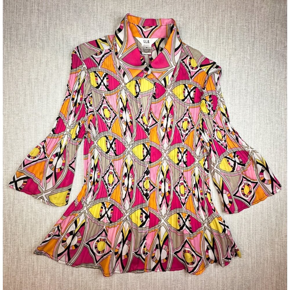 S.L.B. Geometric Print Pleated Button-Up Blouse w/ keyhole at‎ the neck – Size M